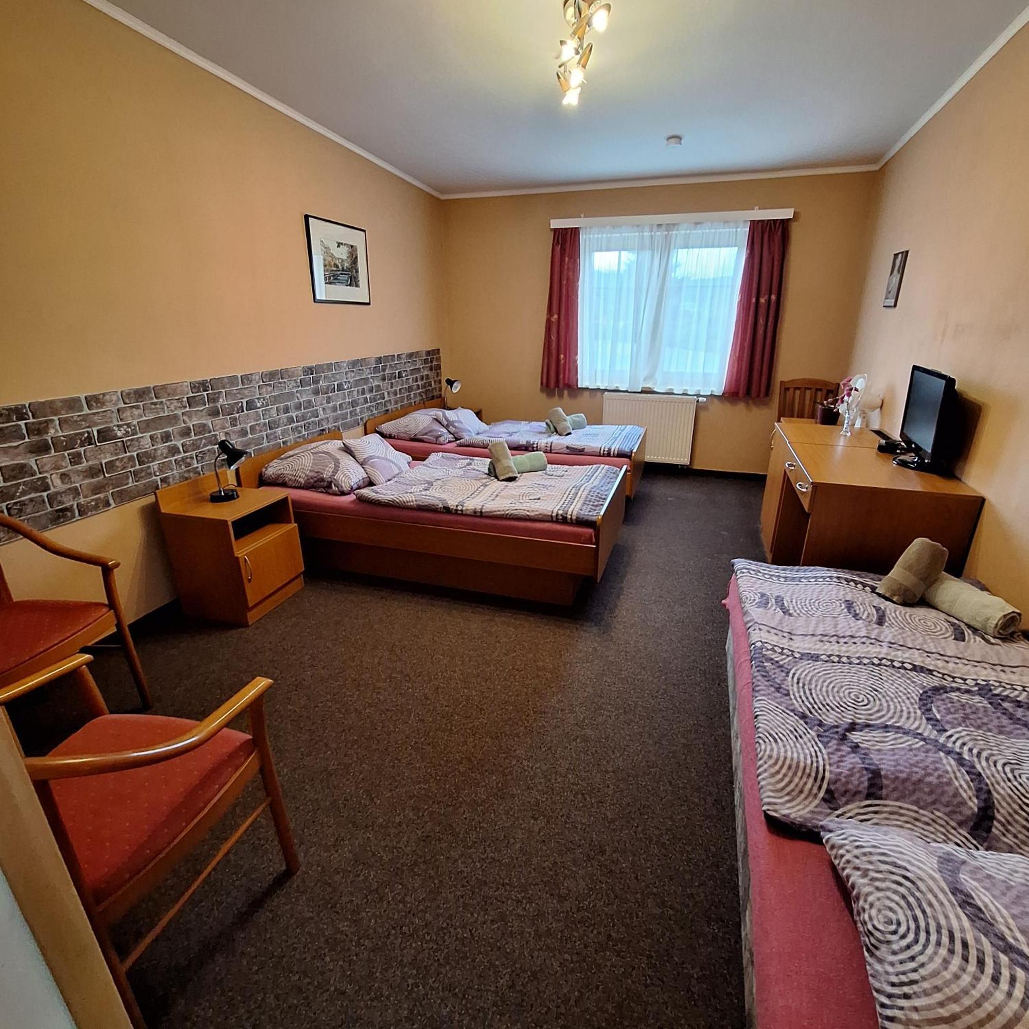 Pension Lukas Karlovy Vary Bagian luar foto